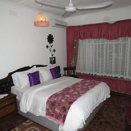 Parrot Lodge Bulawayo Exterior photo