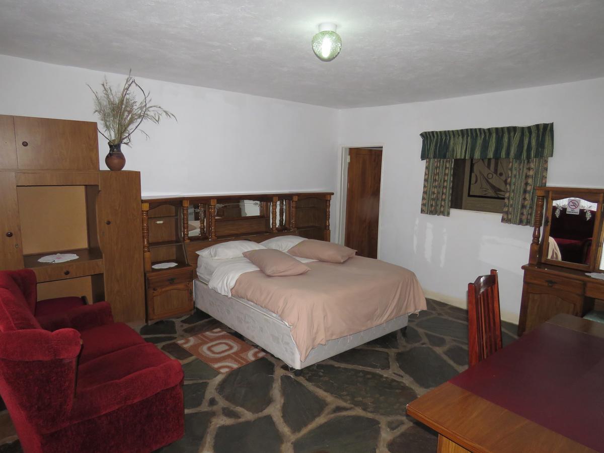 Parrot Lodge Bulawayo Exterior photo