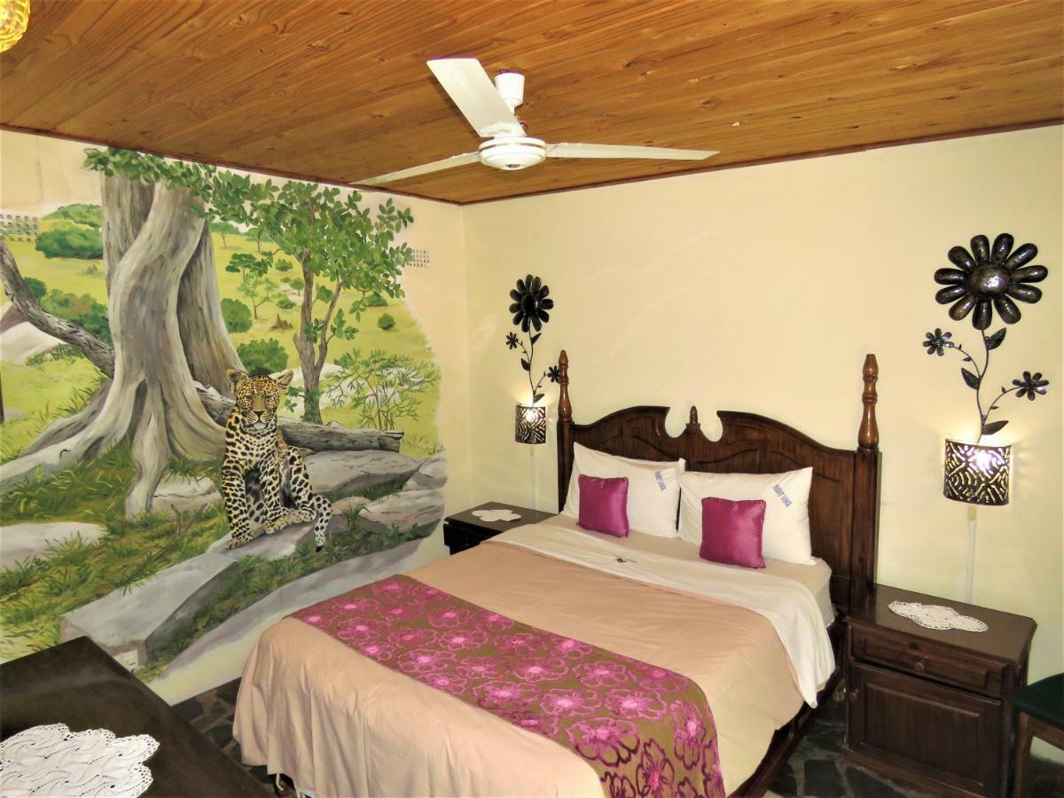 Parrot Lodge Bulawayo Exterior photo