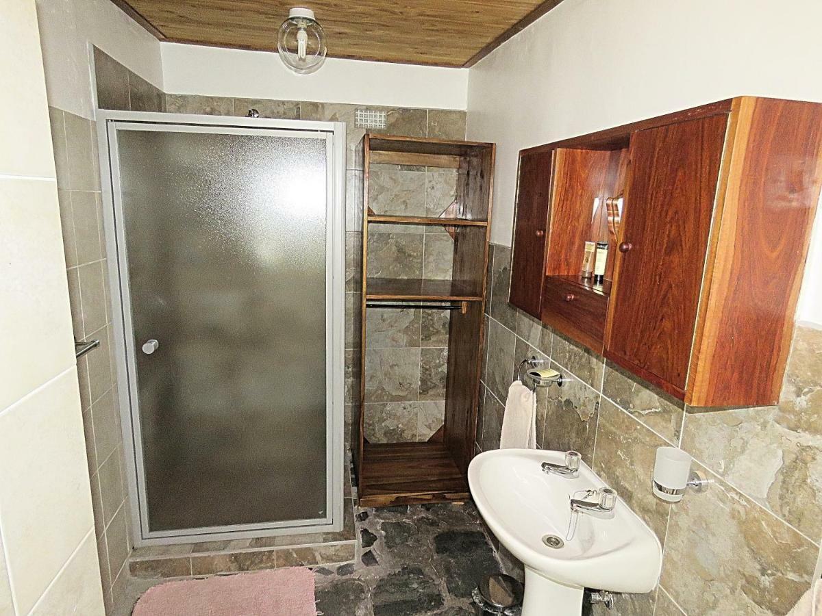 Parrot Lodge Bulawayo Exterior photo