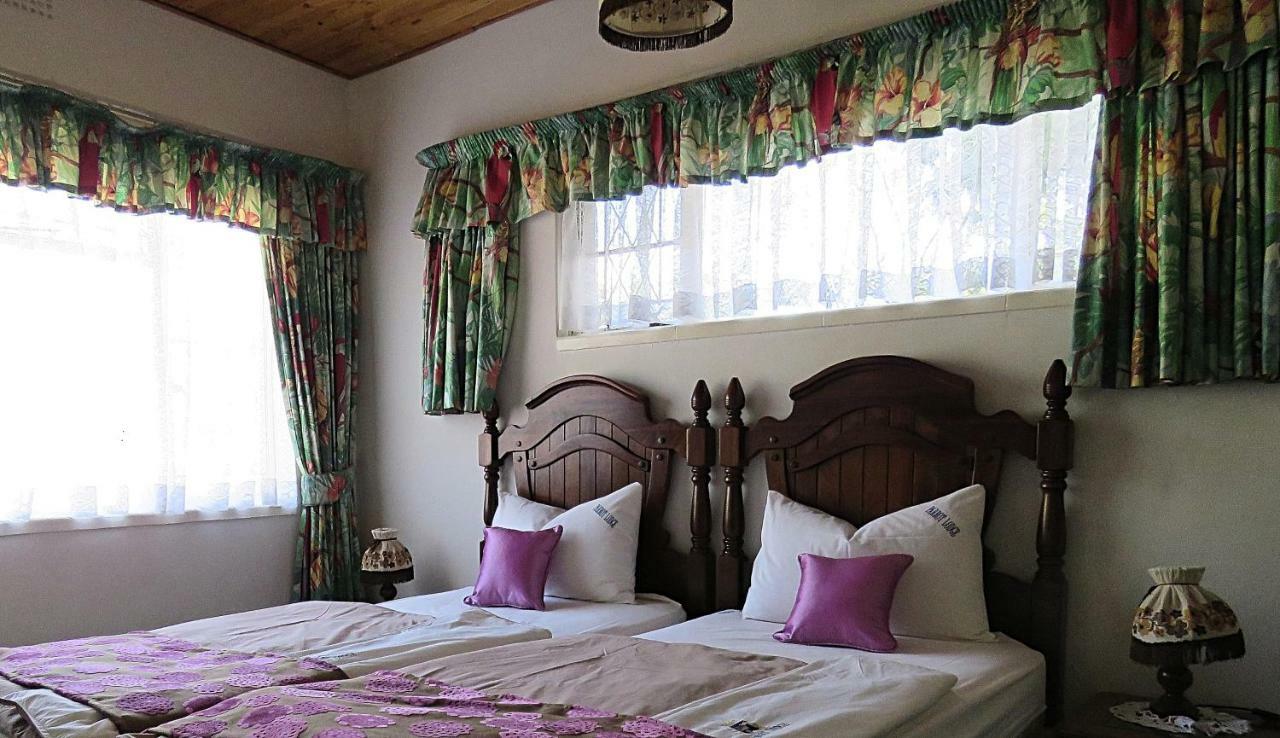 Parrot Lodge Bulawayo Exterior photo