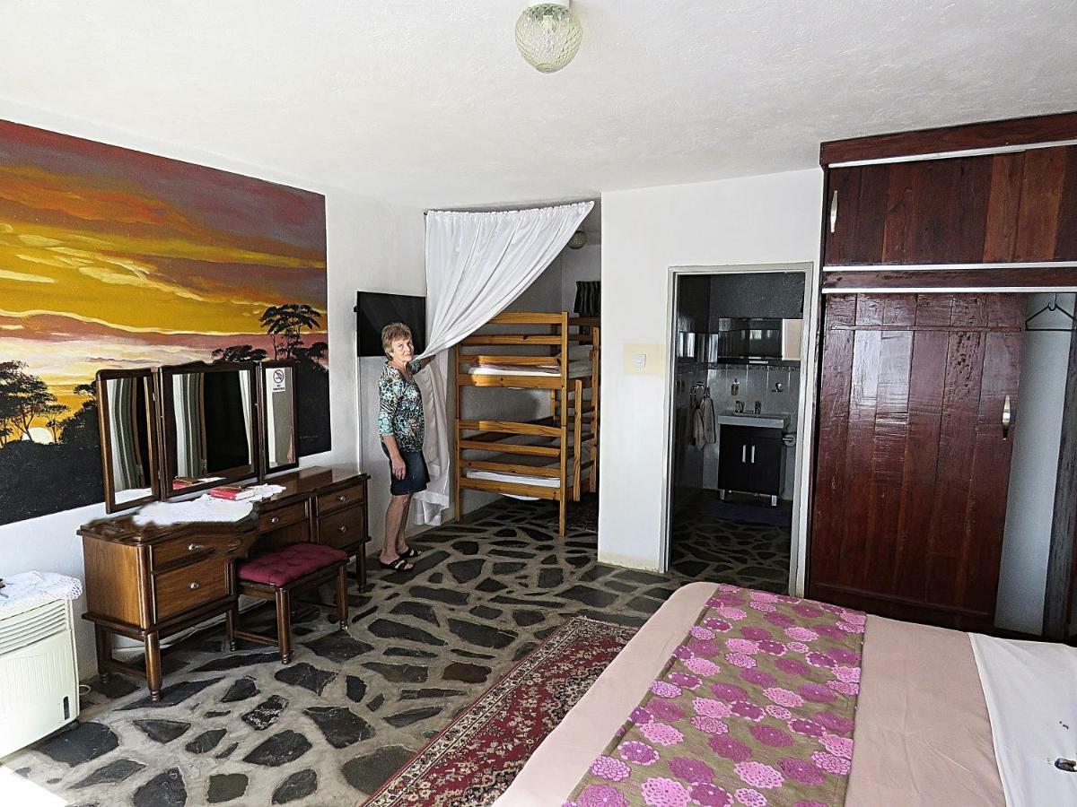 Parrot Lodge Bulawayo Exterior photo