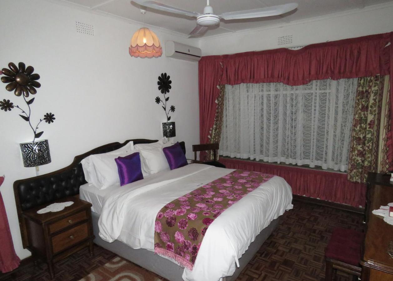 Parrot Lodge Bulawayo Exterior photo